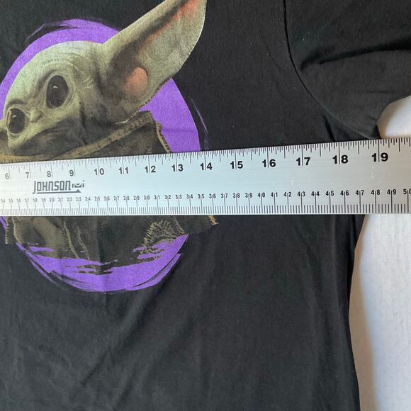 Star Wars Men’s Short Sleeve T-shirt size M, Black, Baby Yoda Grogu - Picture 4 of 7